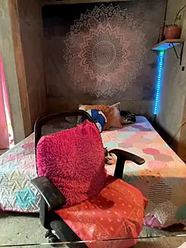 Snapshot of Luna____dance chatting on December 17, 2025, 7:30 pm Luna dance online show from December 17, 2025, 7:30 pm