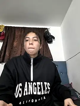 Snapshot of Mishelle-Brizo- chatting on December 16, 2025, 3:44 am Mishelle-Brizo- online show from December 16, 2025, 3:44 am