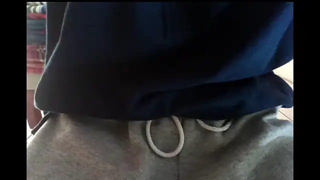 Snapshot of hydrum04 chatting on December 15, 2025, 9:42 pm hydrum04 online show from December 15, 2025, 9:42 pm