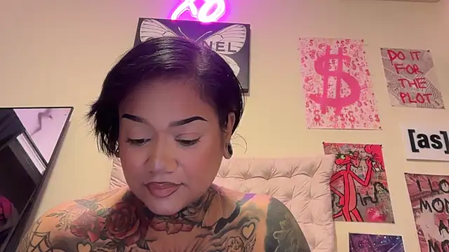 Itsonlyvirgo online show from April 3, 2026, 8:21 am