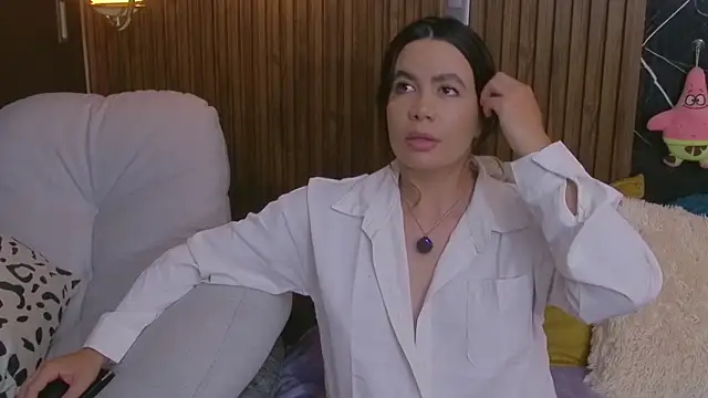 Snapshot of ValentinaEliot chatting on February 1, 2026, 2:32 am ValentinaEliot online show from February 1, 2026, 2:32 am