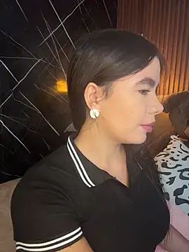 Snapshot of ValentinaEliot chatting on December 23, 2025, 2:11 am ValentinaEliot online show from December 23, 2025, 2:11 am