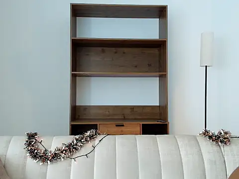 Snapshot of NaomiClay chatting on December 15, 2025, 12:11 pm NaomiClay online show from December 15, 2025, 12:11 pm