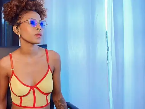 NaomiClay online show from July 16, 2026, 12:24 pm