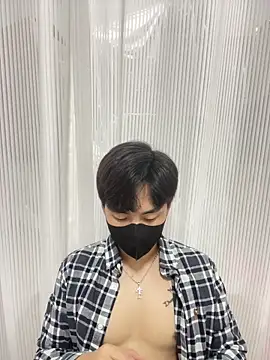 Snapshot of kimze7 chatting on December 15, 2025, 2:12 pm kimze7 online show from December 15, 2025, 2:12 pm