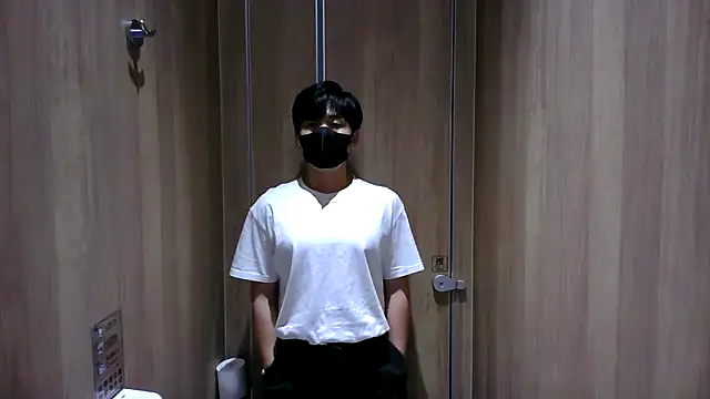 kimze7 online show from March 9, 2026, 6:17 am