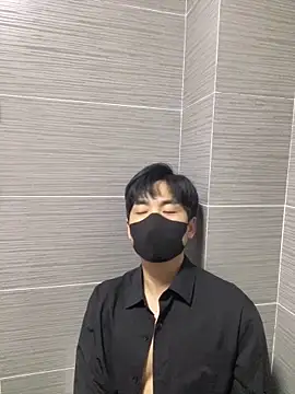 kimze7 online show from April 16, 2026, 3:13 pm