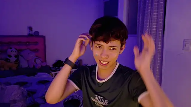 Dani Dancer online show from April 7, 2026, 1:29 am