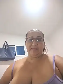 Nini Love  online show from March 26, 2026, 8:01 am