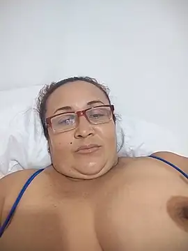 Snapshot of Nini_Love_ chatting on March 3, 2026, 4:30 am Nini Love online show from March 3, 2026, 4:30 am