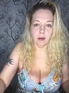 JenniferCarmen online show from March 16, 2026, 12:29 am