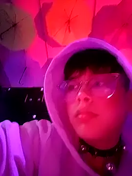 Snapshot of LyamMarven01 chatting on December 14, 2025, 5:02 am LyamMarven01 online show from December 14, 2025, 5:02 am