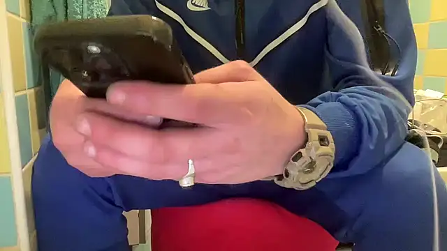 Snapshot of ludooo899 chatting on February 12, 2026, 12:32 am ludooo899 online show from February 12, 2026, 12:32 am