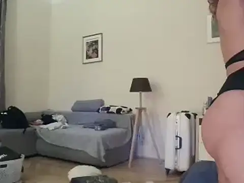 Bellaa25 online show from April 18, 2026, 5:59 pm