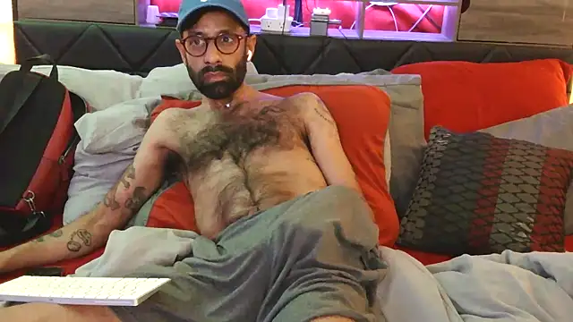 LilBrownPKB online show from December 19, 2025, 8:44 pm