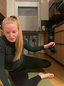 Annas G online show from January 8, 2026, 7:42 pm