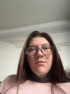 FionaMurr online show from April 19, 2026, 11:51 pm