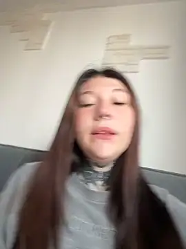 FionaMurr online show from April 10, 2026, 2:07 am