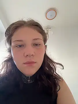 Snapshot of FionaMurr chatting on December 21, 2025, 2:24 am FionaMurr online show from December 21, 2025, 2:24 am