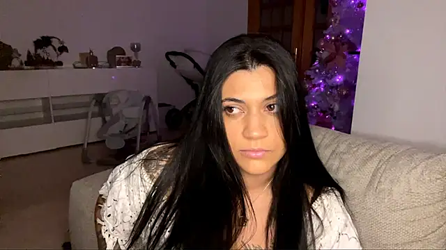 Snapshot of AlphaCasile chatting on December 17, 2025, 11:43 pm AlphaCasile online show from December 17, 2025, 11:43 pm