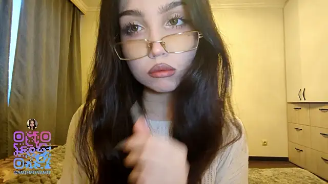 Qwami Amie online show from February 13, 2026, 4:45 am