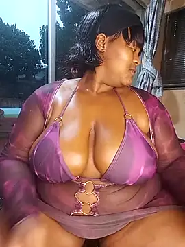 ChoklitBerryXX online show from March 6, 2026, 4:24 pm