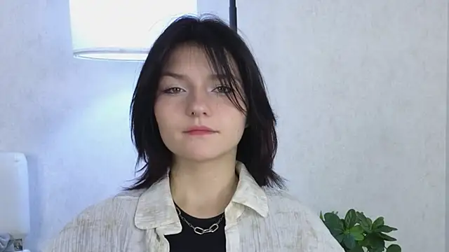 NyraVesperis online show from June 2, 2026, 6:46 am