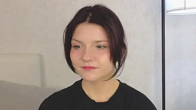 NyraVesperis online show from May 20, 2026, 6:32 am