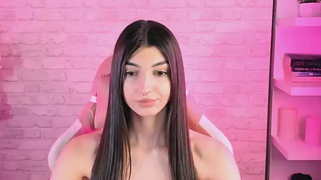 Snapshot of LilyShine_ chatting on February 14, 2026, 3:34 pm LilyShine online show from February 14, 2026, 3:34 pm