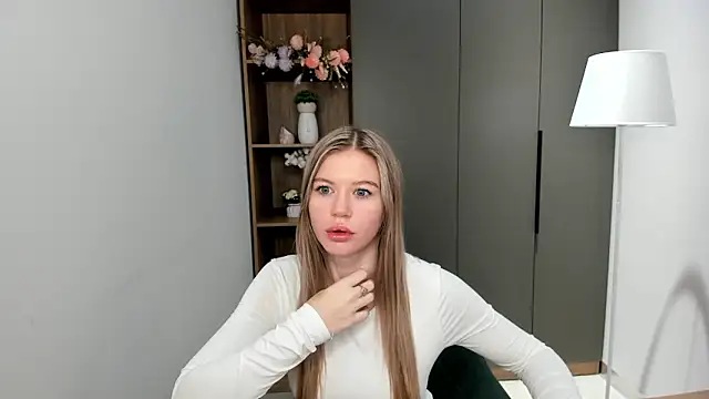 Snapshot of TowandaKaiser chatting on December 14, 2025, 3:24 am TowandaKaiser online show from December 14, 2025, 3:24 am