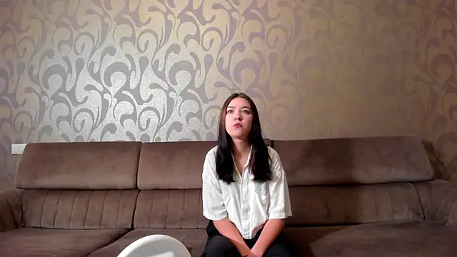 Snapshot of ReneeRehnert chatting on December 16, 2025, 6:39 am ReneeRehnert online show from December 16, 2025, 6:39 am