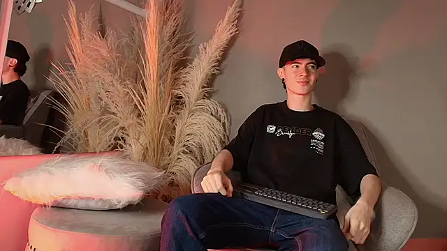 Snapshot of LioyQueen chatting on January 18, 2026, 3:43 am LioyQueen online show from January 18, 2026, 3:43 am