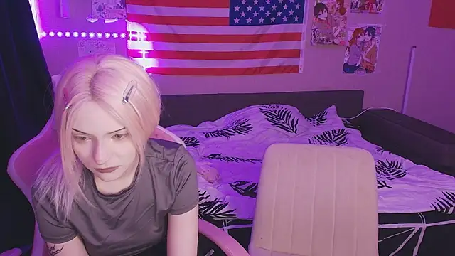 Snapshot of midnight_memories chatting on February 20, 2026, 1:46 am midnight memories online show from February 20, 2026, 1:46 am