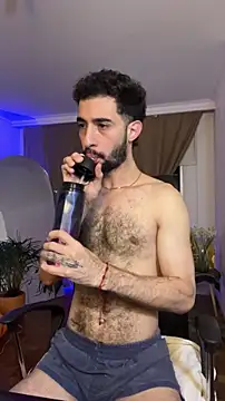  YOURHERO online show from December 21, 2025, 2:46 am