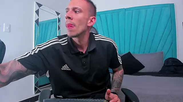 J king   online show from February 10, 2026, 9:47 pm