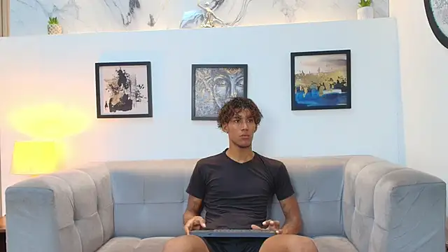 Snapshot of YOUNG_GUYS1 chatting on February 13, 2026, 1:27 am YOUNG GUYS1 online show from February 13, 2026, 1:27 am