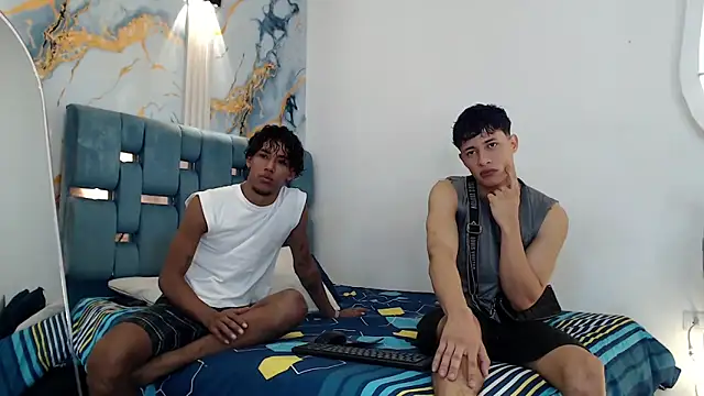 Snapshot of YOUNG_GUYS1 chatting on February 8, 2026, 1:25 am YOUNG GUYS1 online show from February 8, 2026, 1:25 am