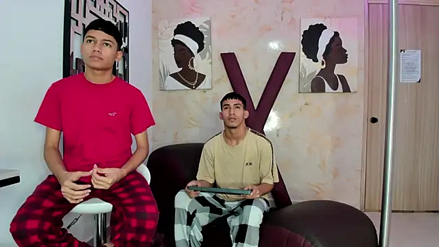 HORNY PRETTY online show from April 1, 2026, 7:11 pm