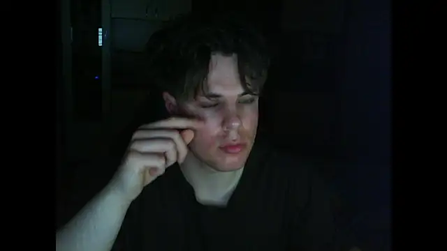 GymGuy0505 online show from April 3, 2026, 11:00 pm