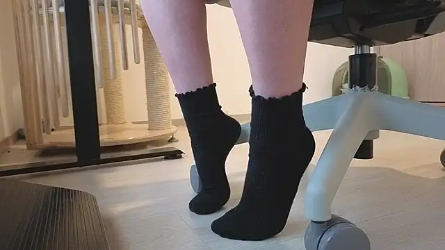 Feetbeth online show from February 23, 2026, 9:37 pm