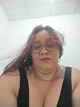 Snapshot of sharon_G chatting on June 3, 2026, 6:01 pm sharon G online show from June 3, 2026, 6:01 pm