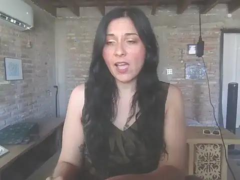 DommeVioleta online show from May 14, 2026, 7:44 pm