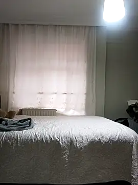 Snapshot of NovaMia chatting on February 9, 2026, 8:12 am NovaMia online show from February 9, 2026, 8:12 am