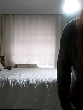 Snapshot of NovaMia chatting on February 12, 2026, 8:25 am NovaMia online show from February 12, 2026, 8:25 am