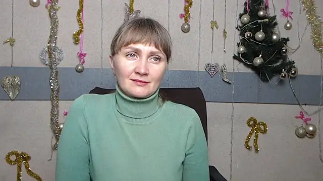 KellyClar online show from December 15, 2025, 5:57 am