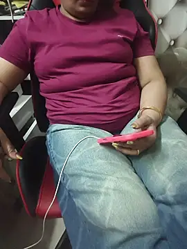 butterflyslay online show from April 13, 2026, 4:22 pm