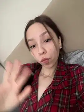 Snapshot of Emilllycutemurr chatting on January 10, 2026, 12:00 pm Emilllycutemurr online show from January 10, 2026, 12:00 pm