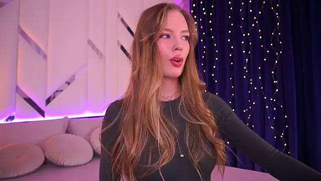 MollyyMayy online show from February 28, 2026, 3:22 pm