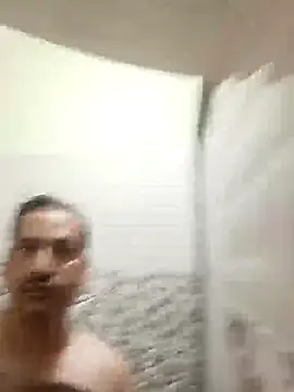 Snapshot of Nagurvali143 chatting on December 17, 2025, 3:44 am Nagurvali143 online show from December 17, 2025, 3:44 am