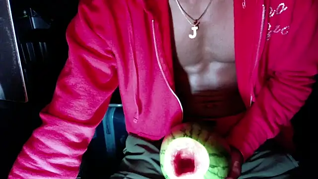 Snapshot of ISLANDBANANA1 chatting on December 15, 2025, 7:03 am ISLANDBANANA1 online show from December 15, 2025, 7:03 am